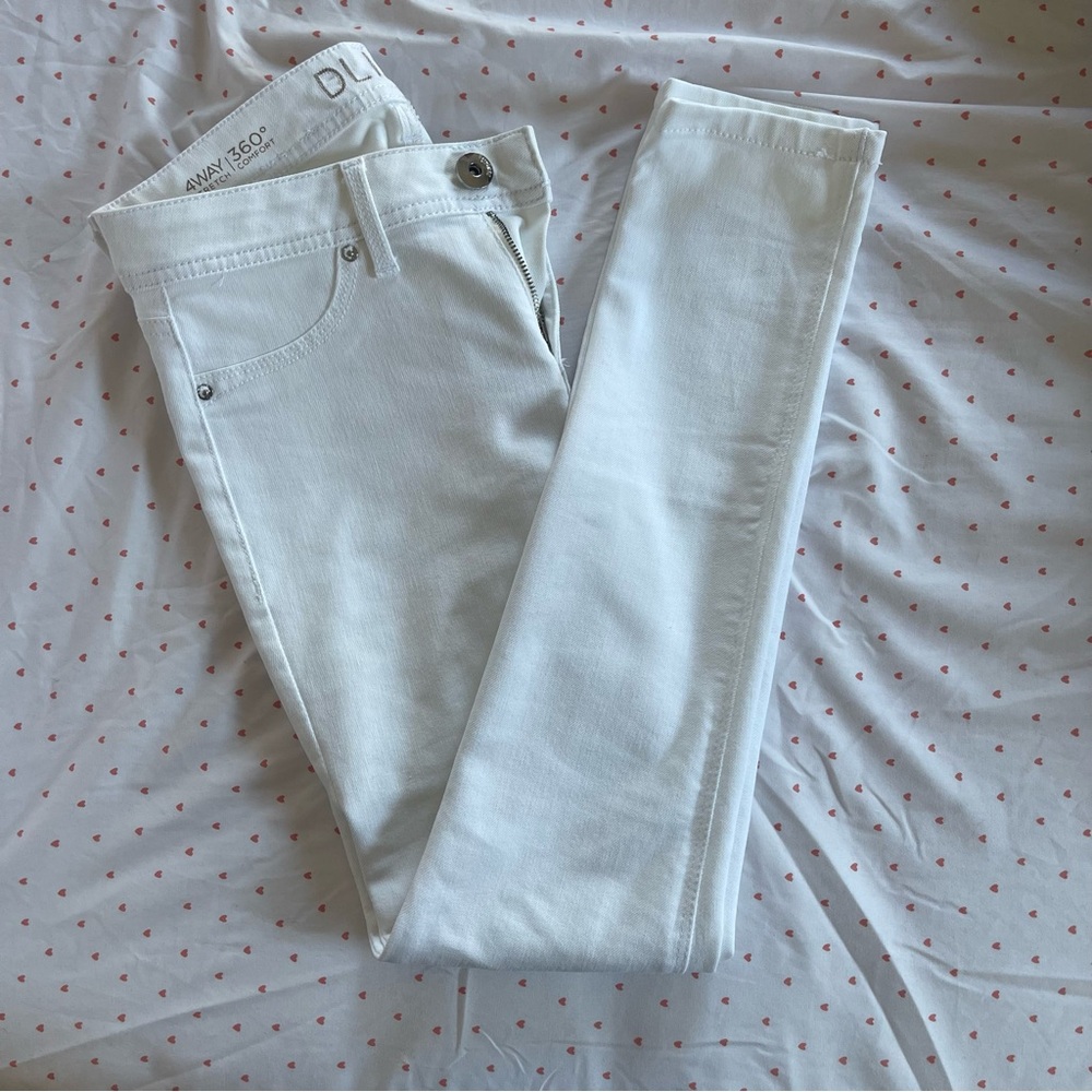 White denim jeans